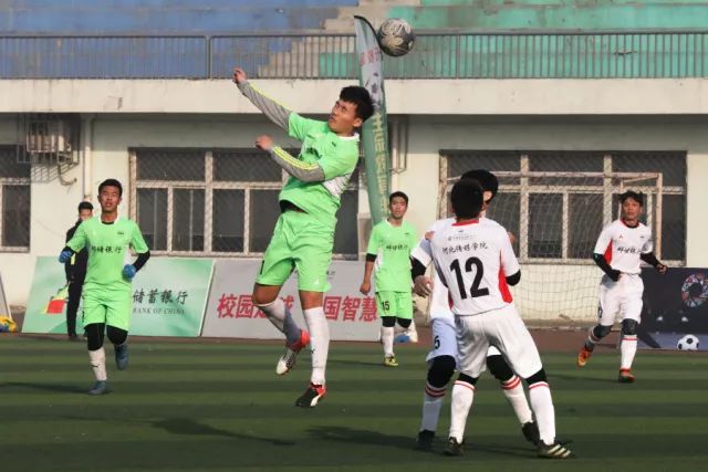 因莫比莱正式告别绿茵场，17年职业生涯落幕
